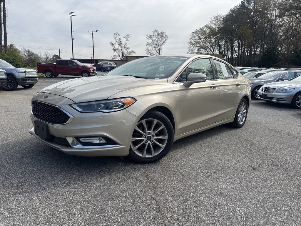 Used 2017 Ford Fusion SE w/ Fusion SE Technology Package FWD image 1