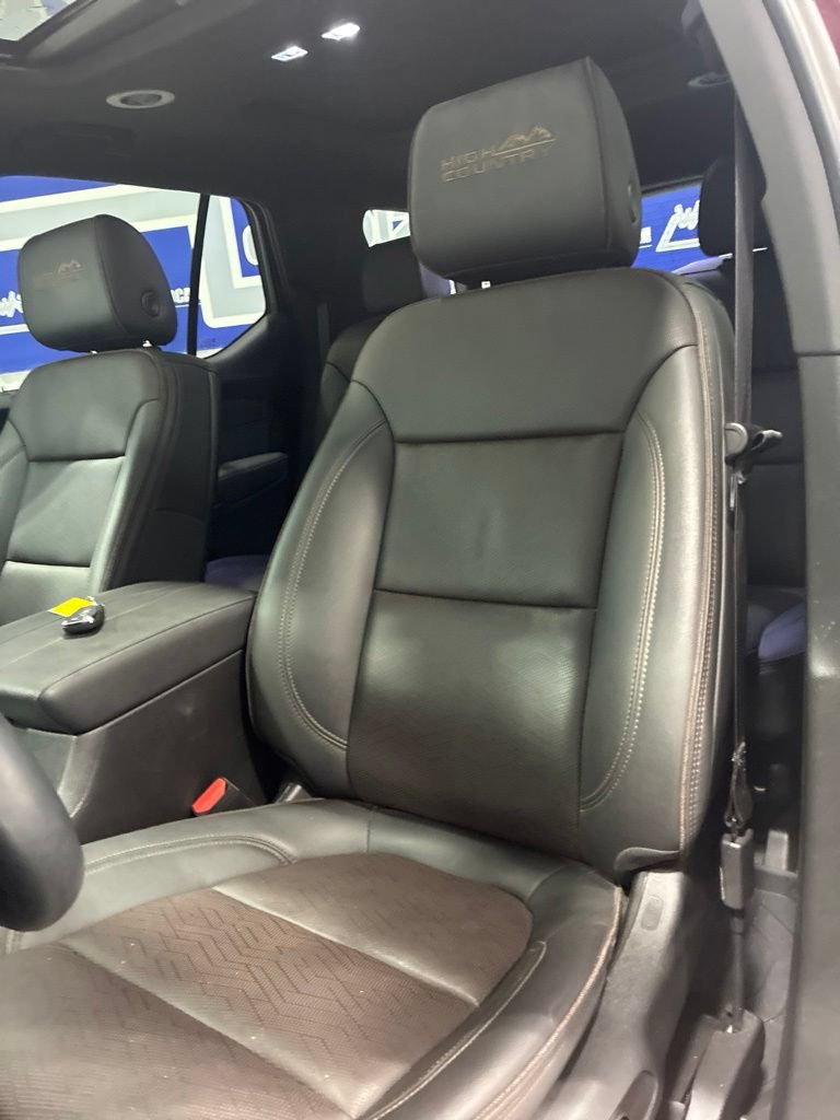 Used 2023 Chevrolet Traverse High Country w/ LPO, Floor Liner Package AWD/4WD image 15