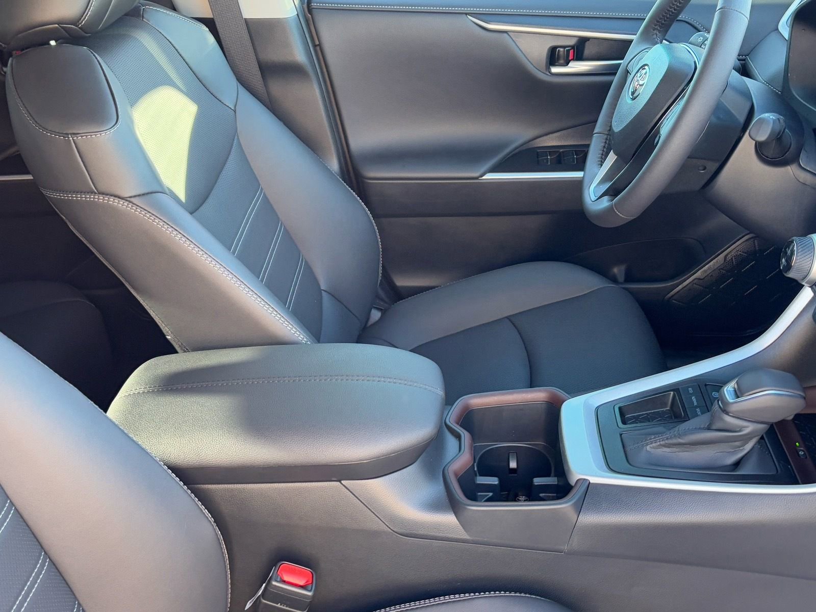 Used 2025 Toyota RAV4 Limited w/ Advanced Technology Package image 13