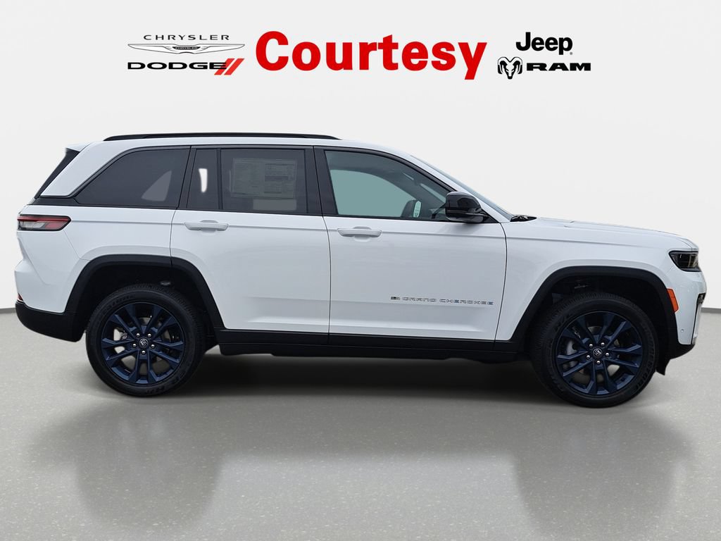 New 2026 Jeep Grand Cherokee Limited AWD/4WD image 2