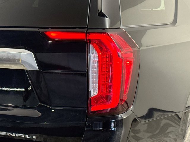 Used 2023 GMC Yukon Denali AWD/4WD image 33