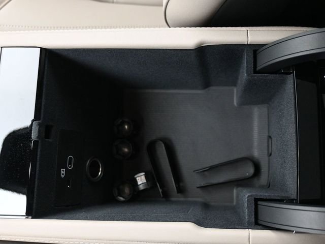 New 2026 Volvo XC90 B6 Plus w/ Protection Package Premier image 36