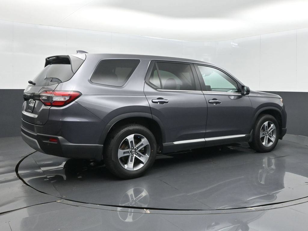 Used 2025 Honda Pilot EX-L image 8