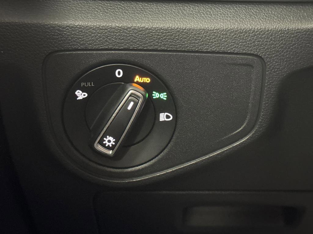 Used 2021 Volkswagen Atlas Cross Sport SE w/ Panoramic Sunroof Package image 24