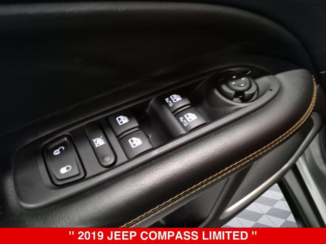 Used 2019 Jeep Compass Limited AWD/4WD image 11