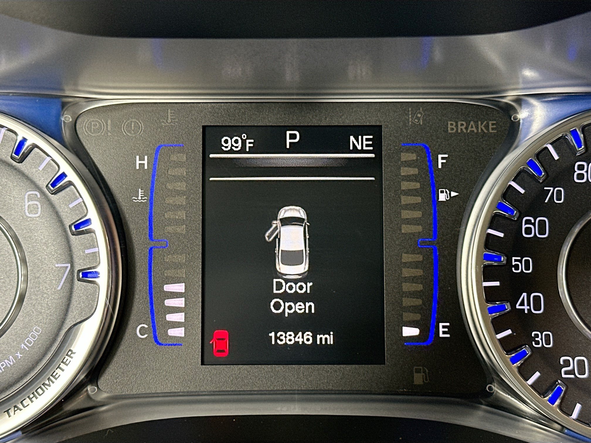 Used 2017 Chrysler 200 Limited Platinum w/ Comfort & Convenience Group FWD image 12