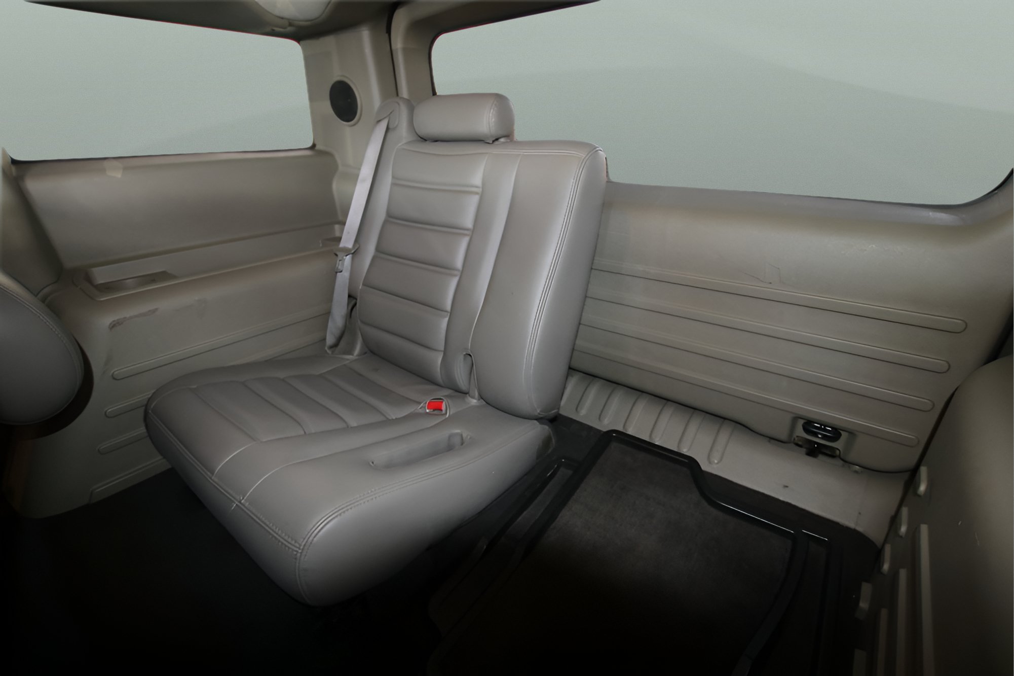 Used 2004 HUMMER H2 w/ Preferred Equipment Group AWD/4WD image 7