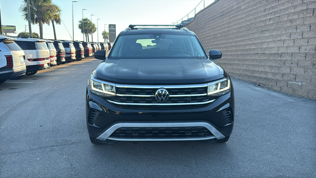 Used 2023 Volkswagen Atlas SEL AWD/4WD image 2