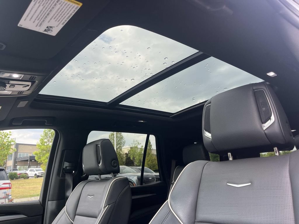 Certified 2025 Cadillac Escalade Premium Luxury w/ Touring Package AWD/4WD image 34