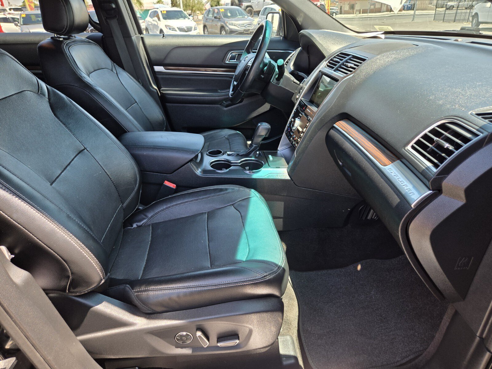 Used 2016 Ford Explorer Limited w/ Equipment Group 301A FWD image 14
