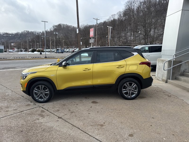 Used 2023 Kia Seltos S w/ Navigation Package image 4