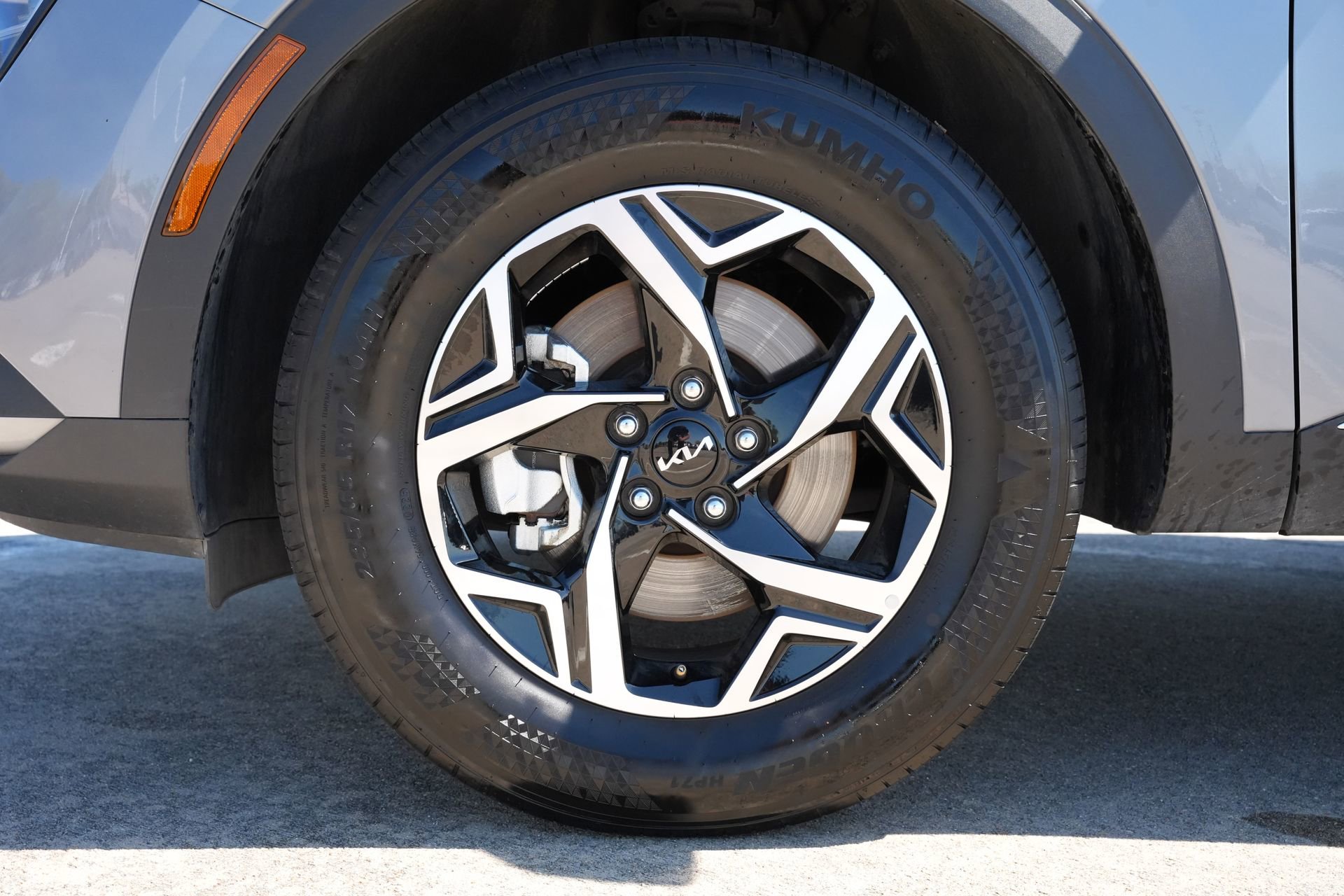 Used 2025 Kia Sportage LX image 28