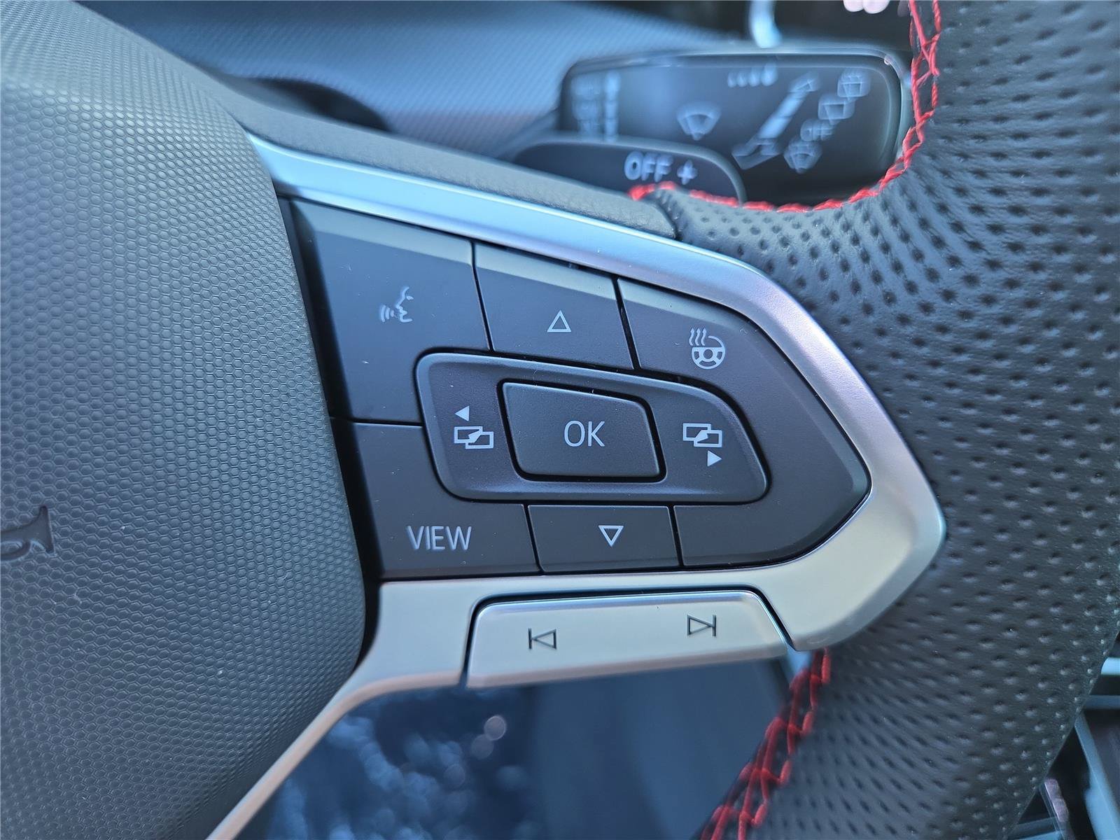 New 2026 Volkswagen GTI SE FWD image 17