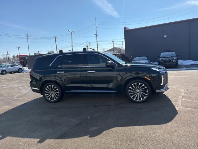Used 2024 Hyundai Palisade Calligraphy image 3