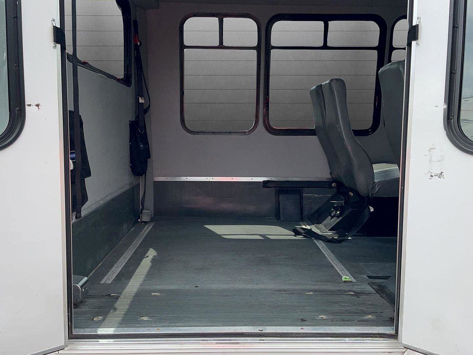 Used 2011 Ford E-350 and Econoline 350 Super Duty w/ Shuttle Bus Prep Pkg image 11