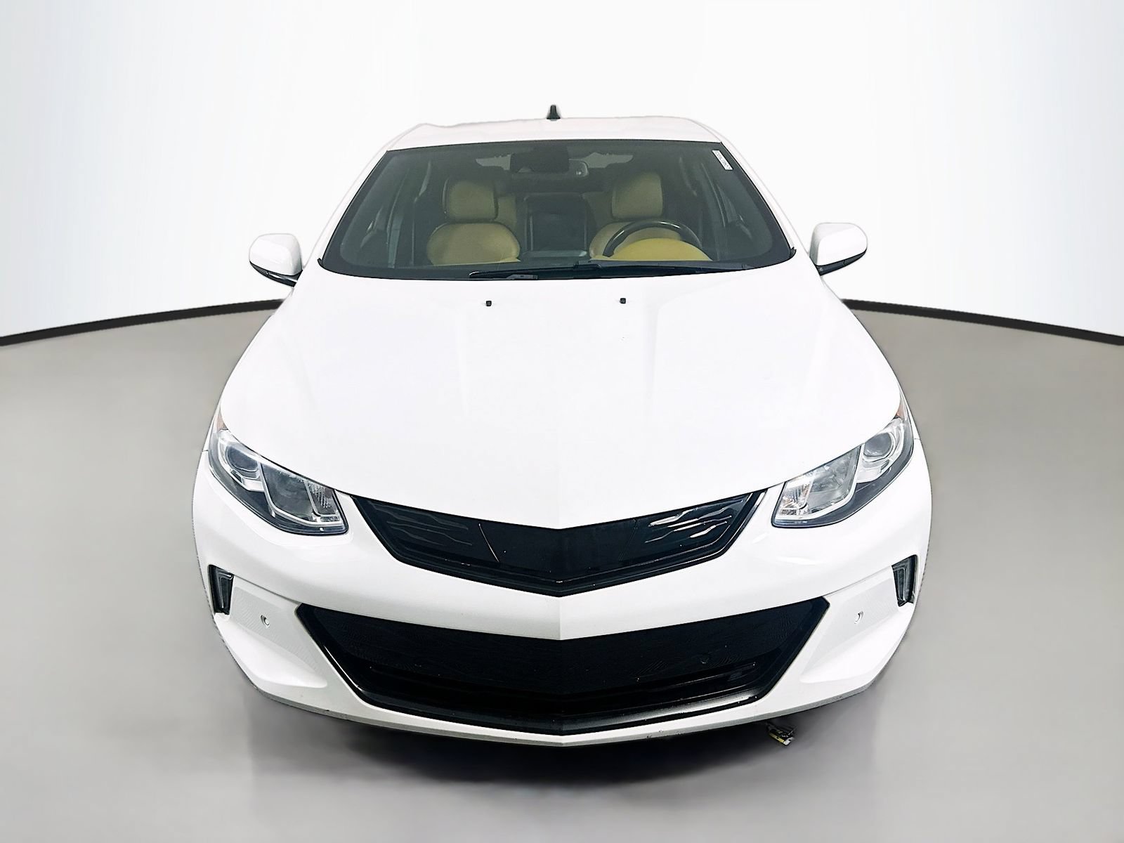 Used 2018 Chevrolet Volt Premier w/ Driver Confidence Package FWD image 2