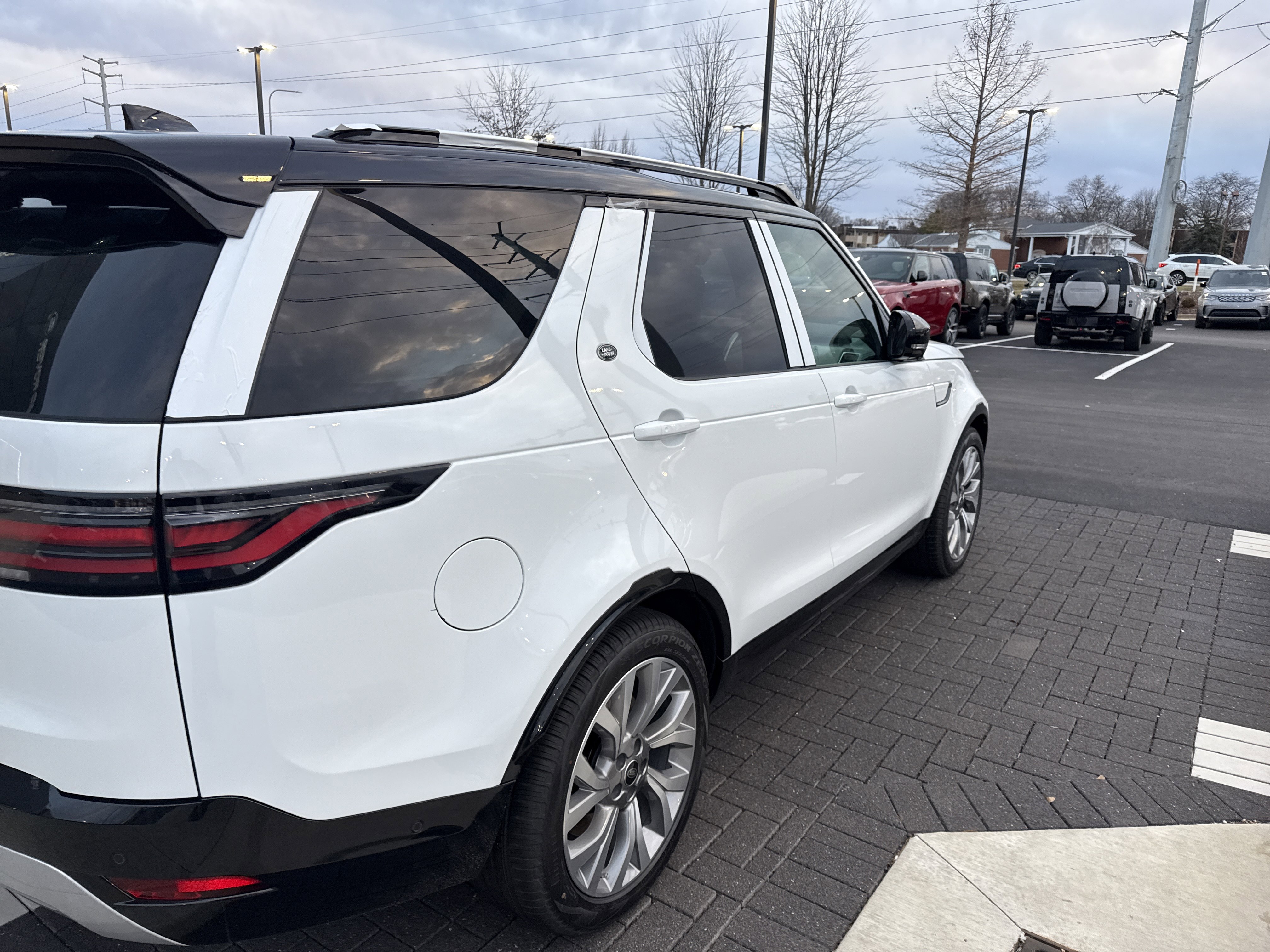 New 2026 Land Rover Discovery Limited Edition image 5