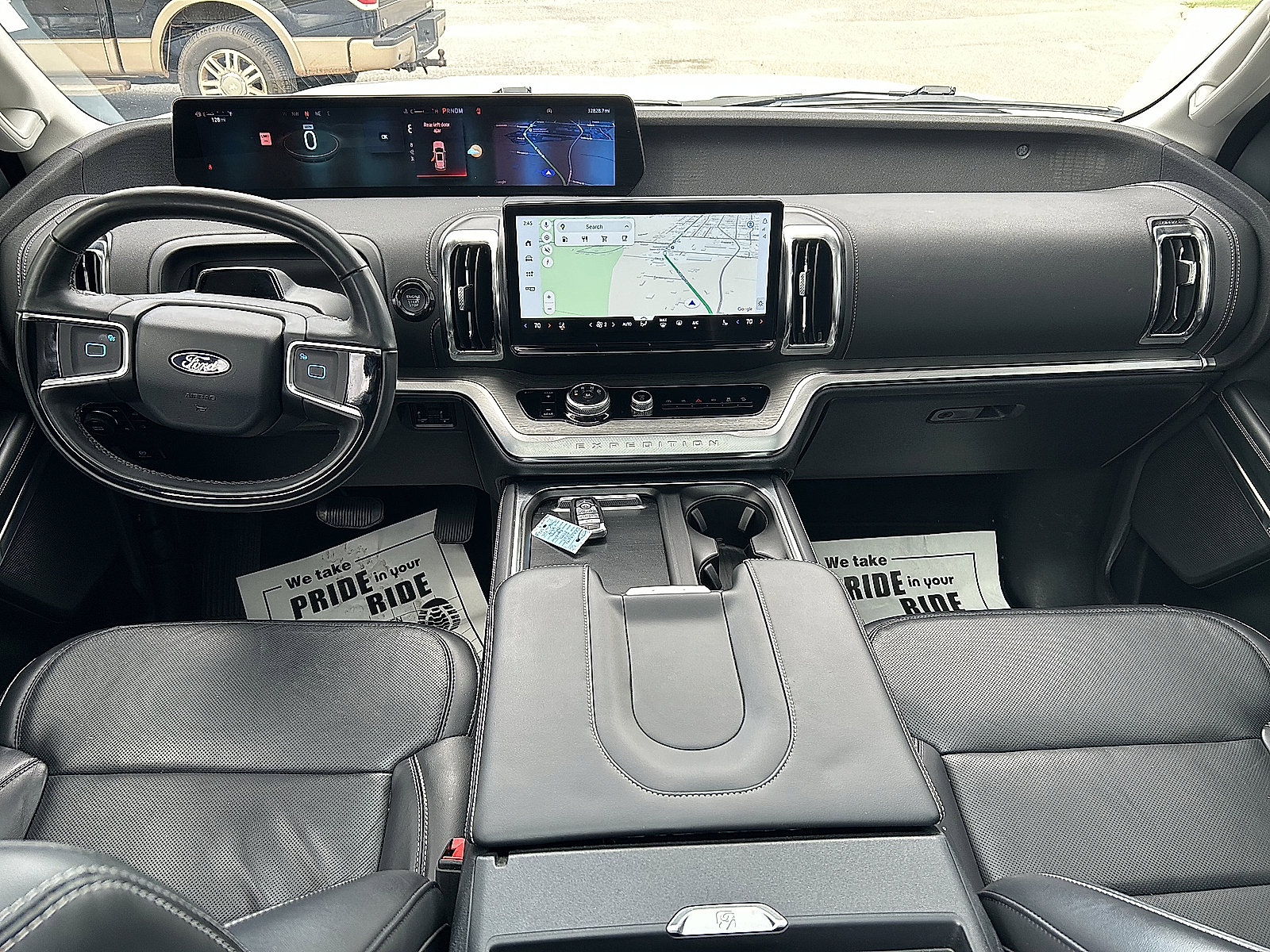 Used 2025 Ford Expedition Platinum image 7