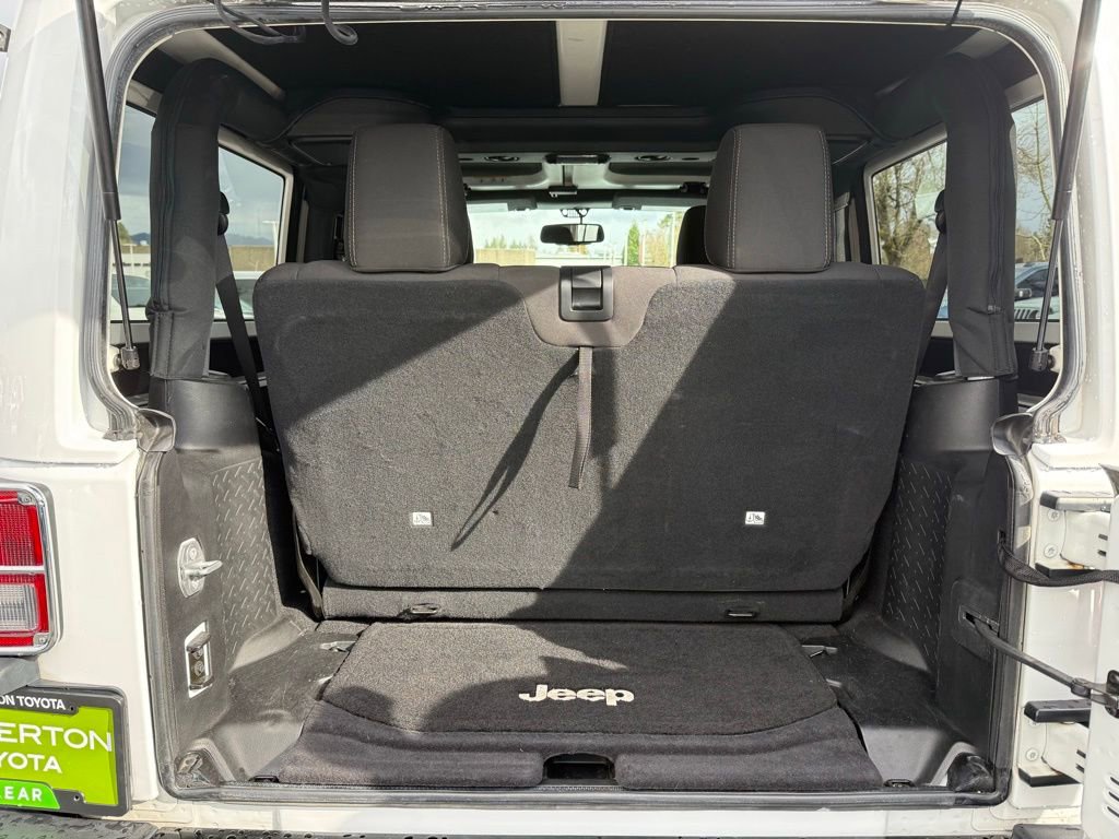 Used 2017 Jeep Wrangler Sahara w/ Mopar Chrome Edition Group image 9