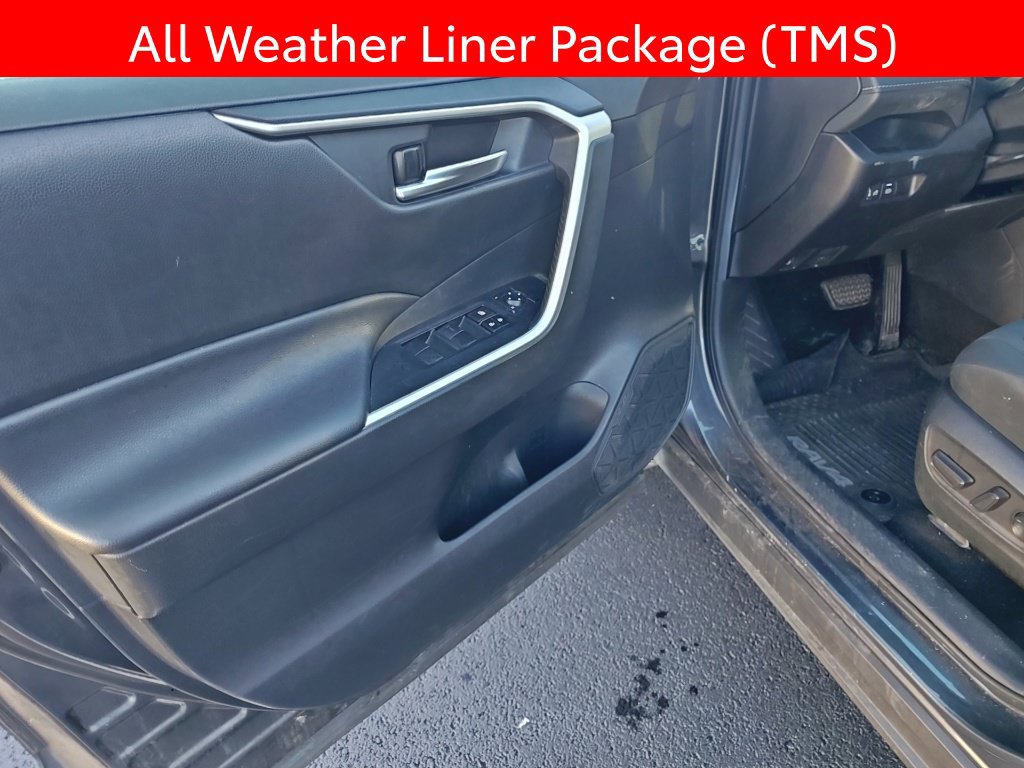 Used 2021 Toyota RAV4 XLE AWD/4WD image 5