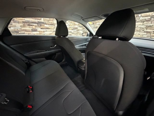 Used 2023 Hyundai Elantra SEL w/ Convenience Package FWD image 32