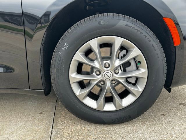 New 2026 Chrysler Pacifica Limited image 37