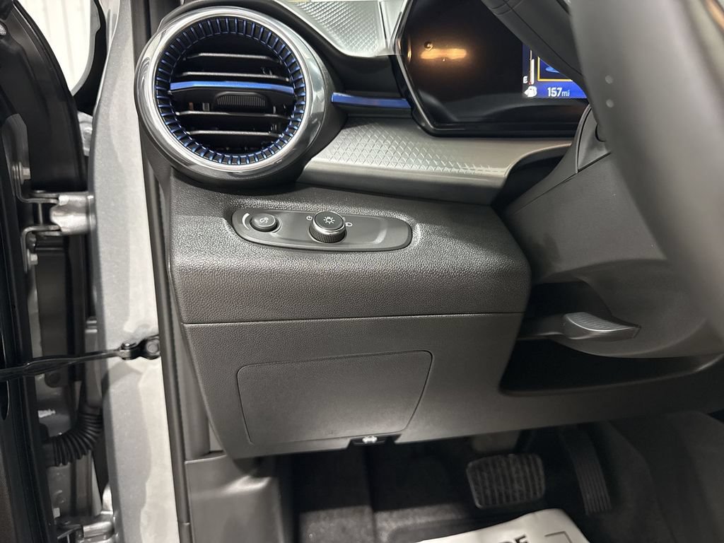 New 2026 Chevrolet Trax LT w/ Midnight Edition FWD image 18