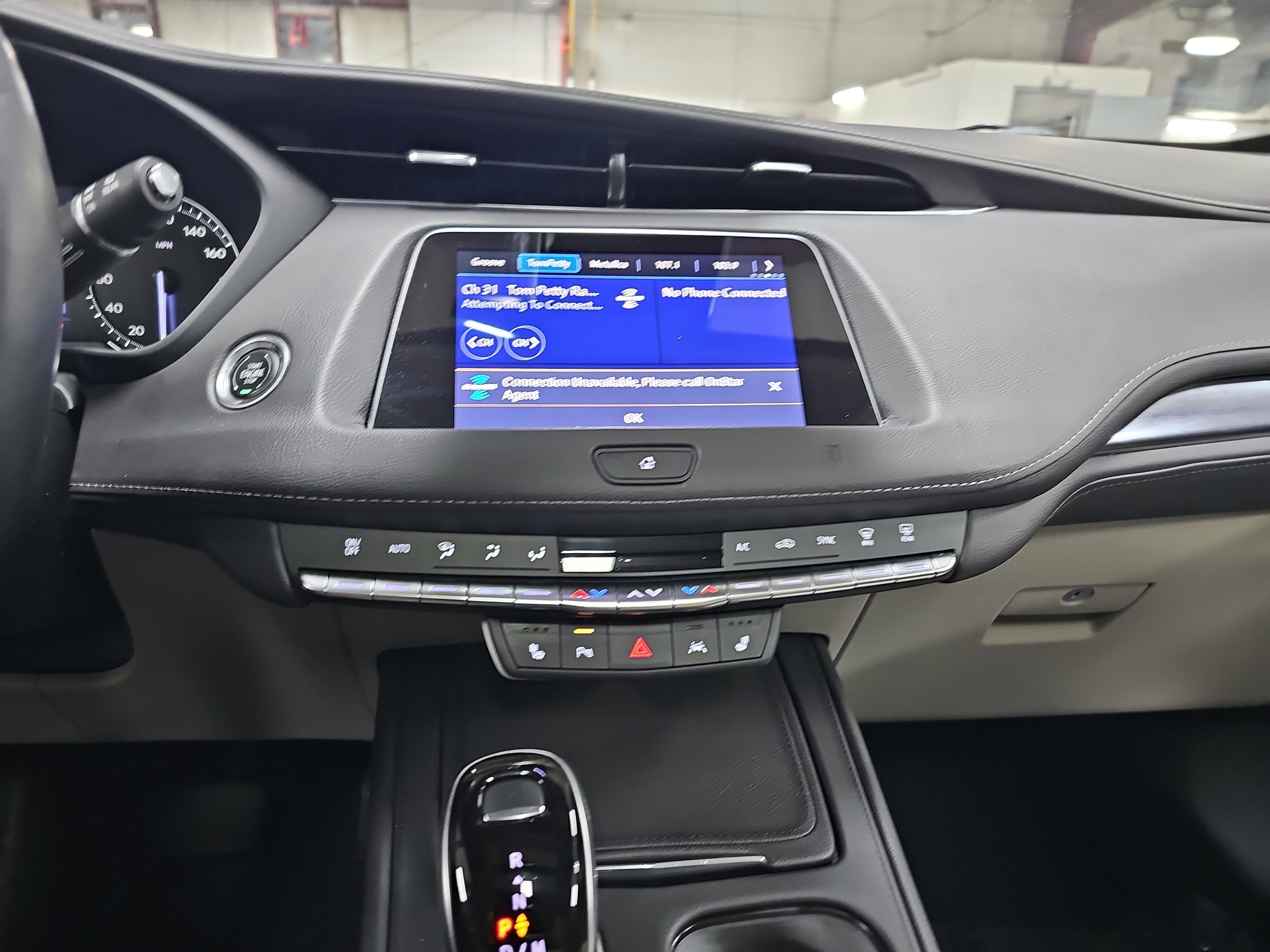 Used 2021 Cadillac XT4 Luxury w/ Cold Weather Package image 21