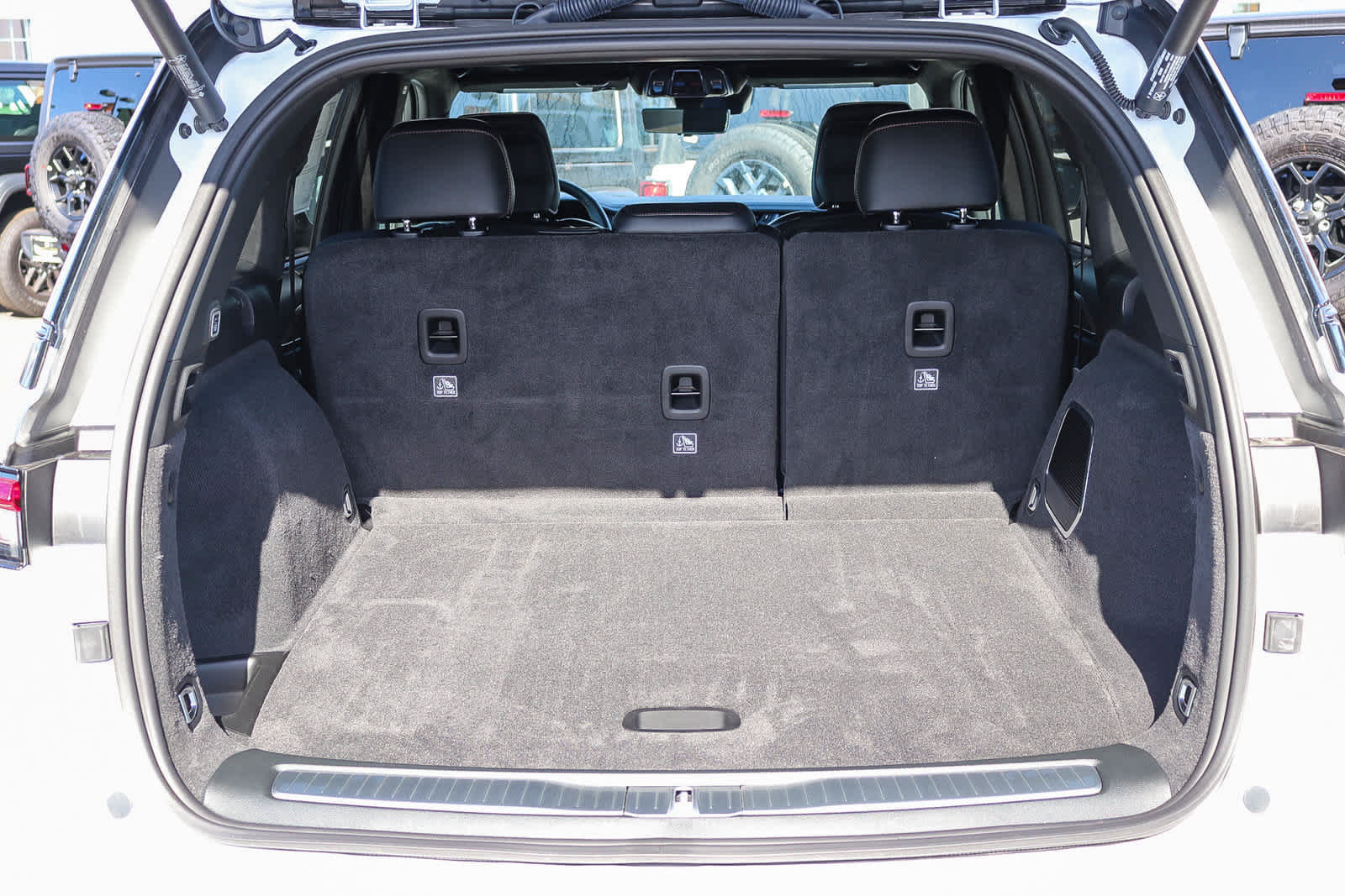 New 2027 Jeep Grand Cherokee Summit AWD/4WD image 12