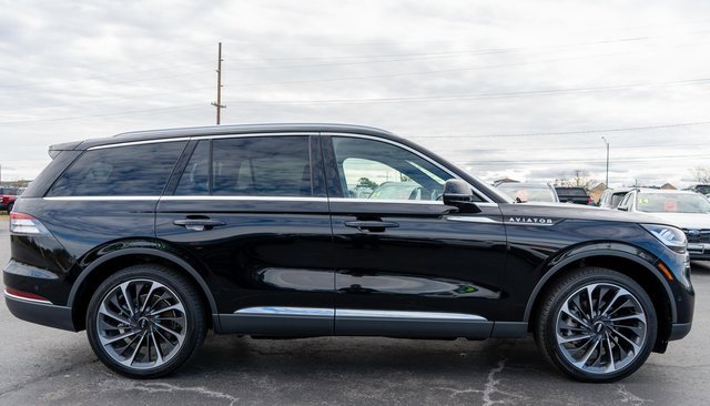 Used 2024 Lincoln Aviator Reserve w/ Equipment Group 201A image 5