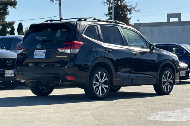 Used 2023 Subaru Forester Limited image 3