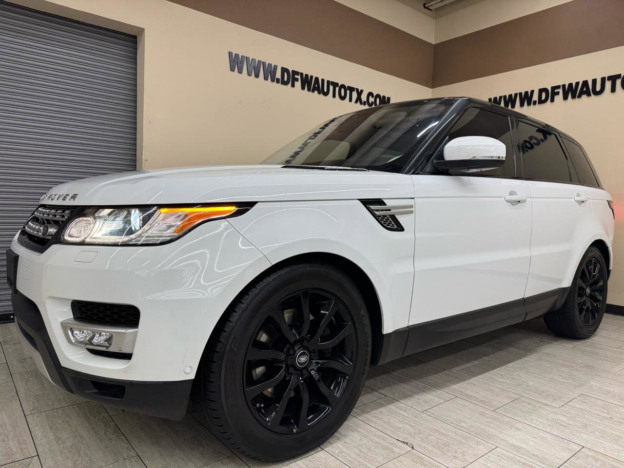 Used 2017 Land Rover Range Rover Sport HSE AWD/4WD image 2