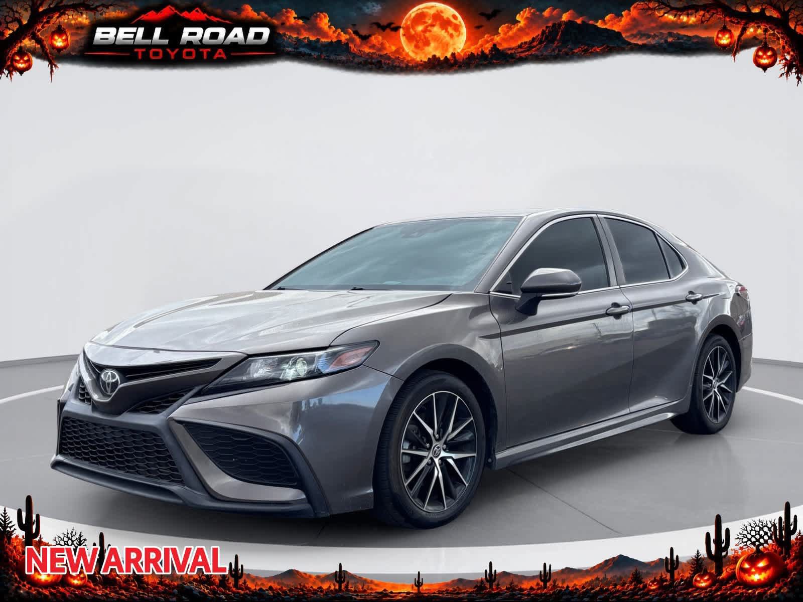 Used 2022 Toyota Camry SE FWD image 1