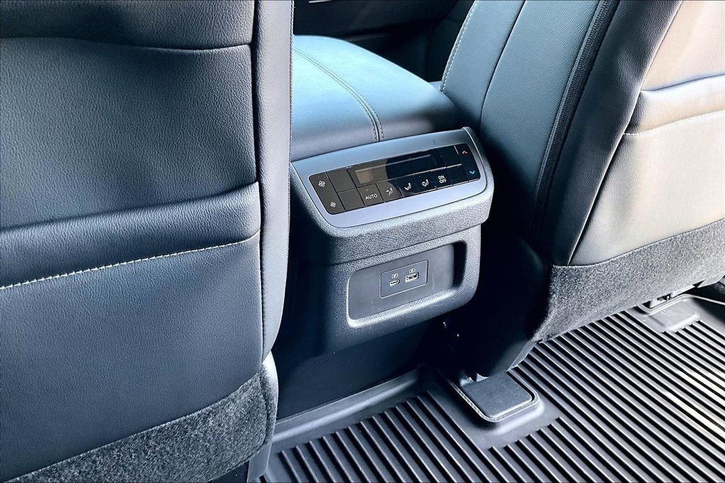 Used 2024 Nissan Pathfinder SL FWD image 34