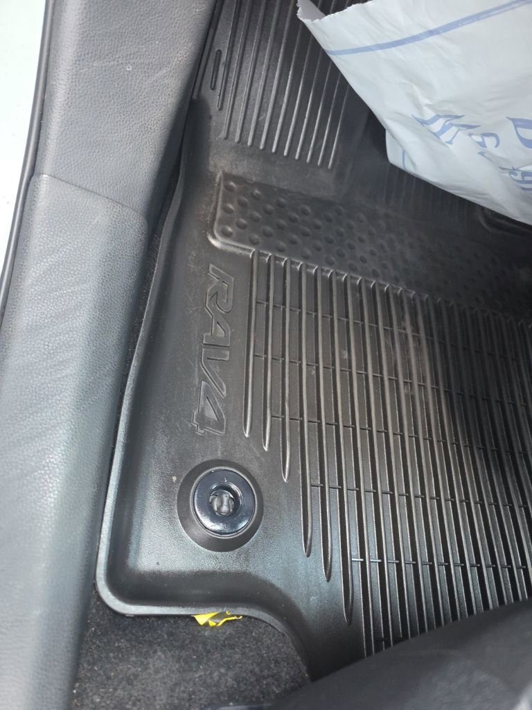 Used 2023 Toyota RAV4 XLE image 17