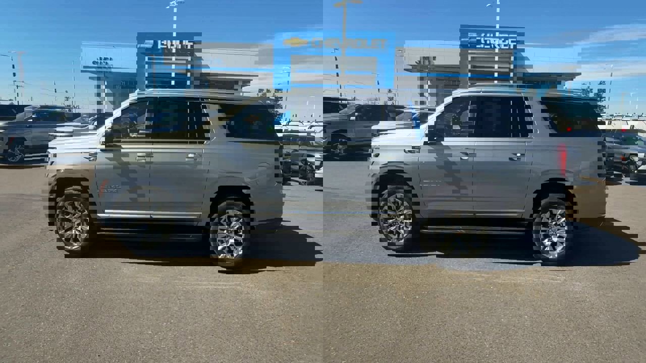 Used 2025 GMC Yukon XL Denali image 4