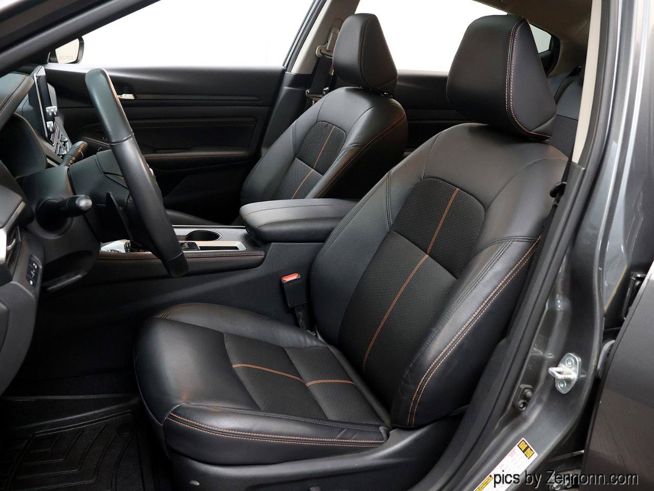 Used 2022 Nissan Altima 2.5 SR w/ Midnight Edition Package FWD image 12