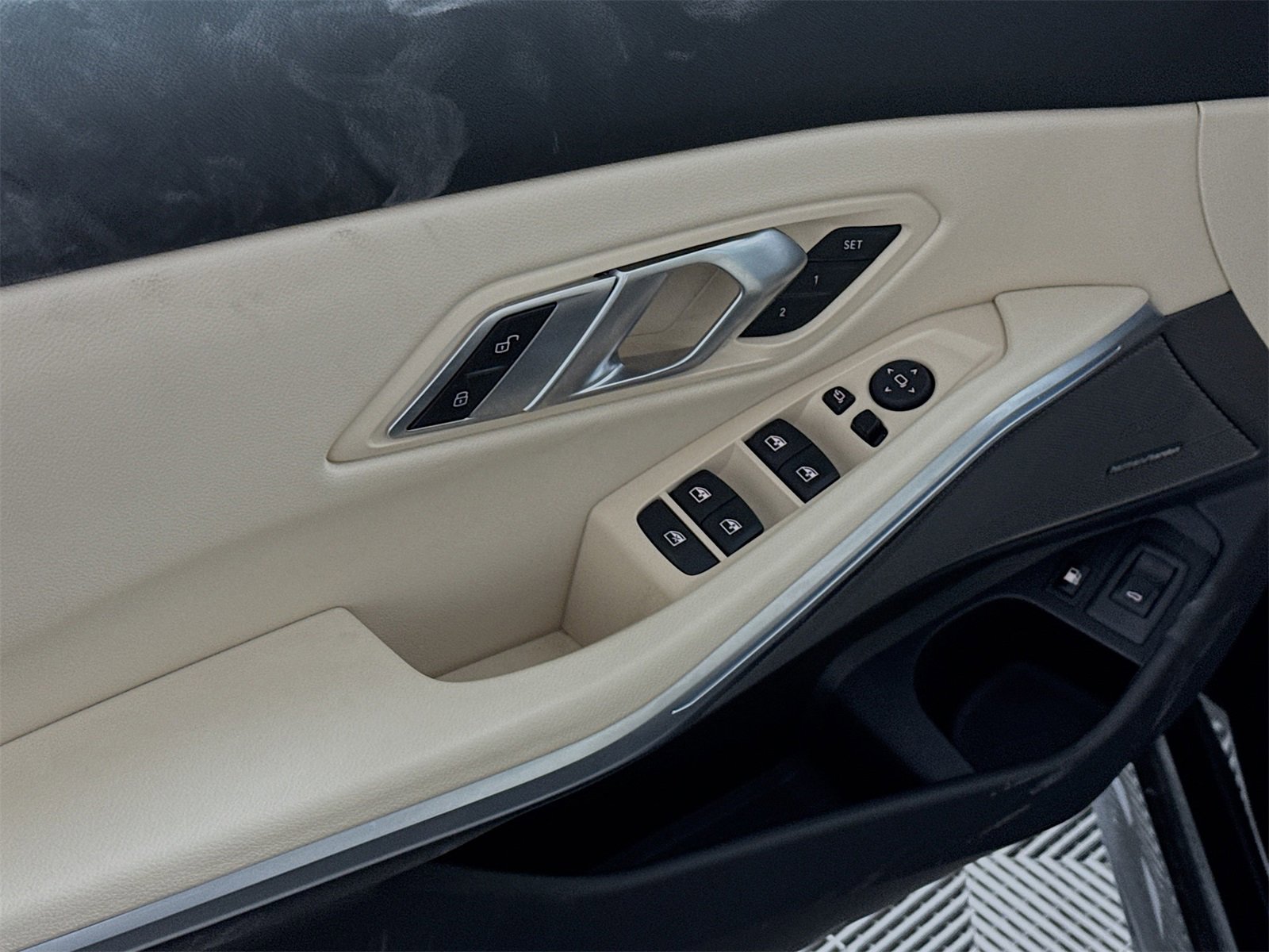 Used 2023 BMW 330e xDrive w/ M Sport Package image 15