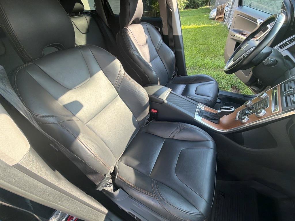 Used 2017 Volvo XC60 T5 Inscription w/ Preferred Option Package FWD image 30