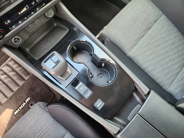Used 2023 Nissan Rogue SV FWD image 21