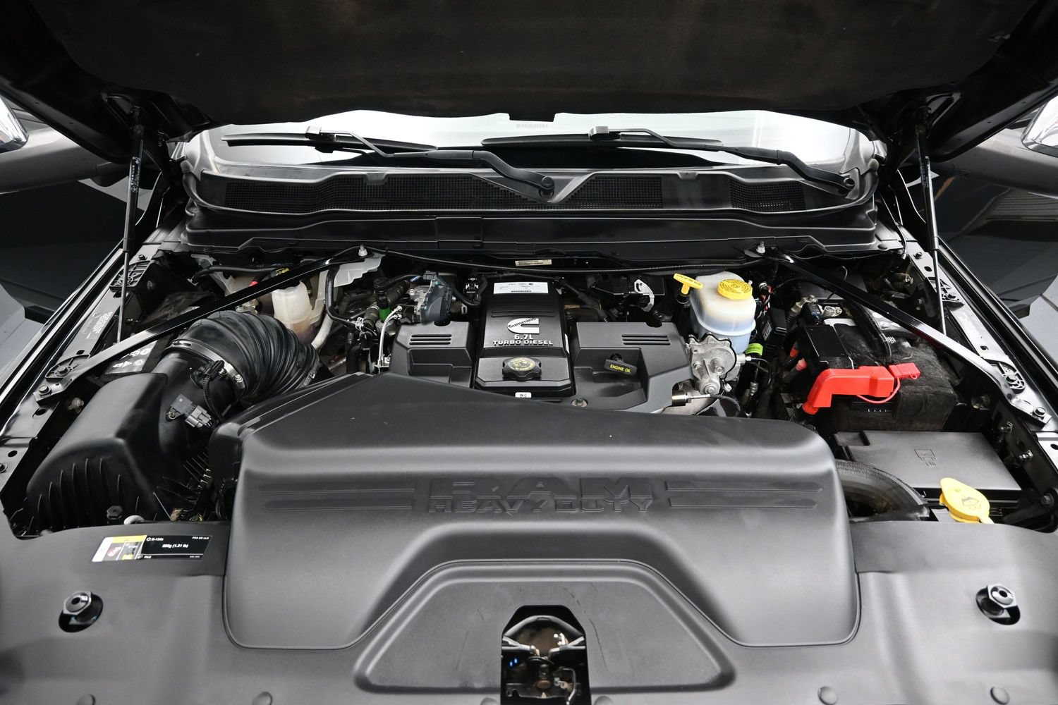 Used 2024 RAM 3500 Laramie w/ Towing Technology Group AWD/4WD image 8