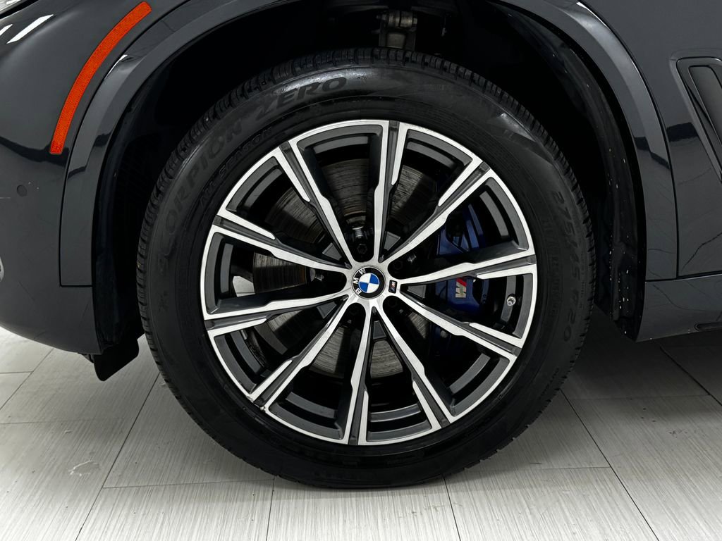 Used 2021 BMW X5 M50i image 37