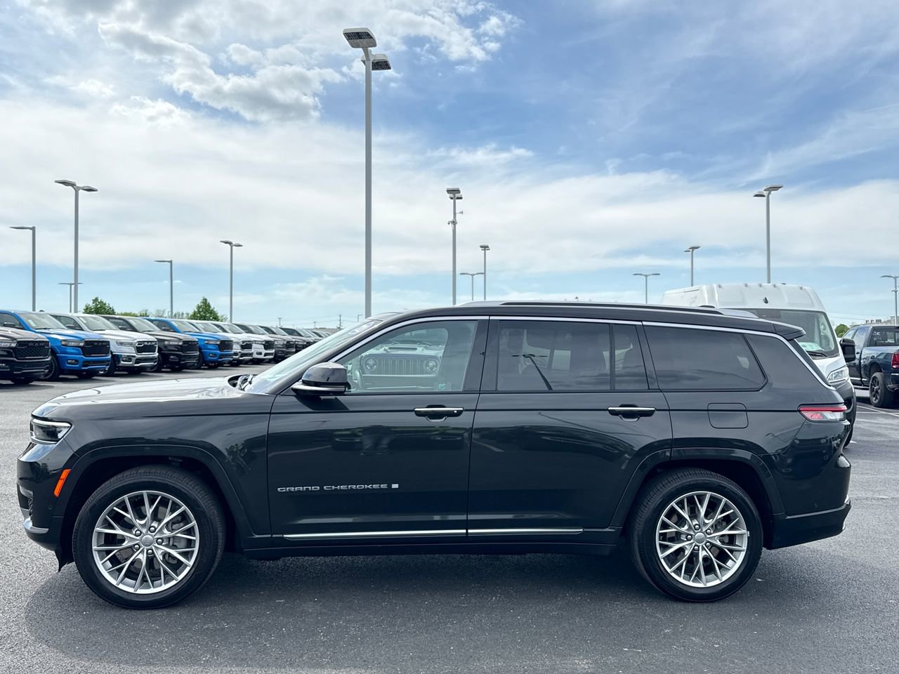 Used 2022 Jeep Grand Cherokee L Summit image 6