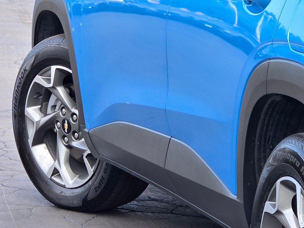 Certified 2025 Chevrolet Trax LT FWD image 15