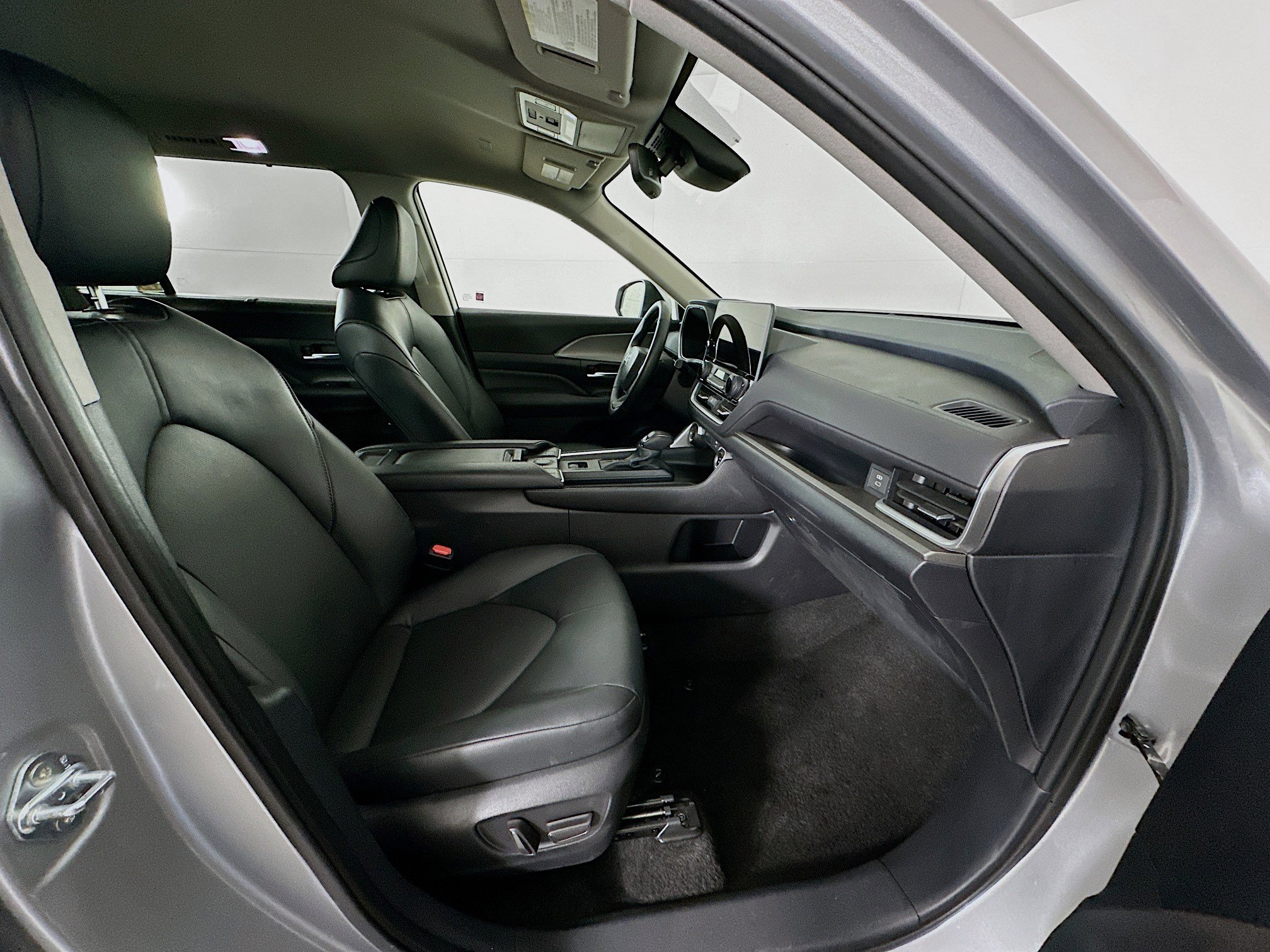 Used 2025 Toyota Grand Highlander AWD image 33