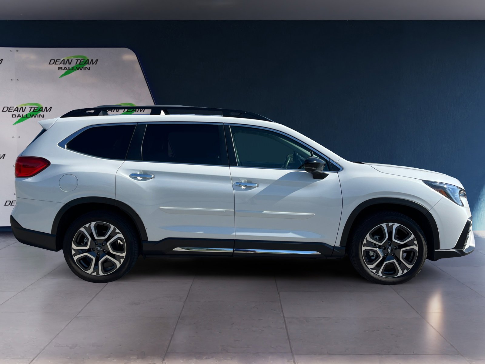 Certified 2024 Subaru Ascent Touring AWD/4WD image 9