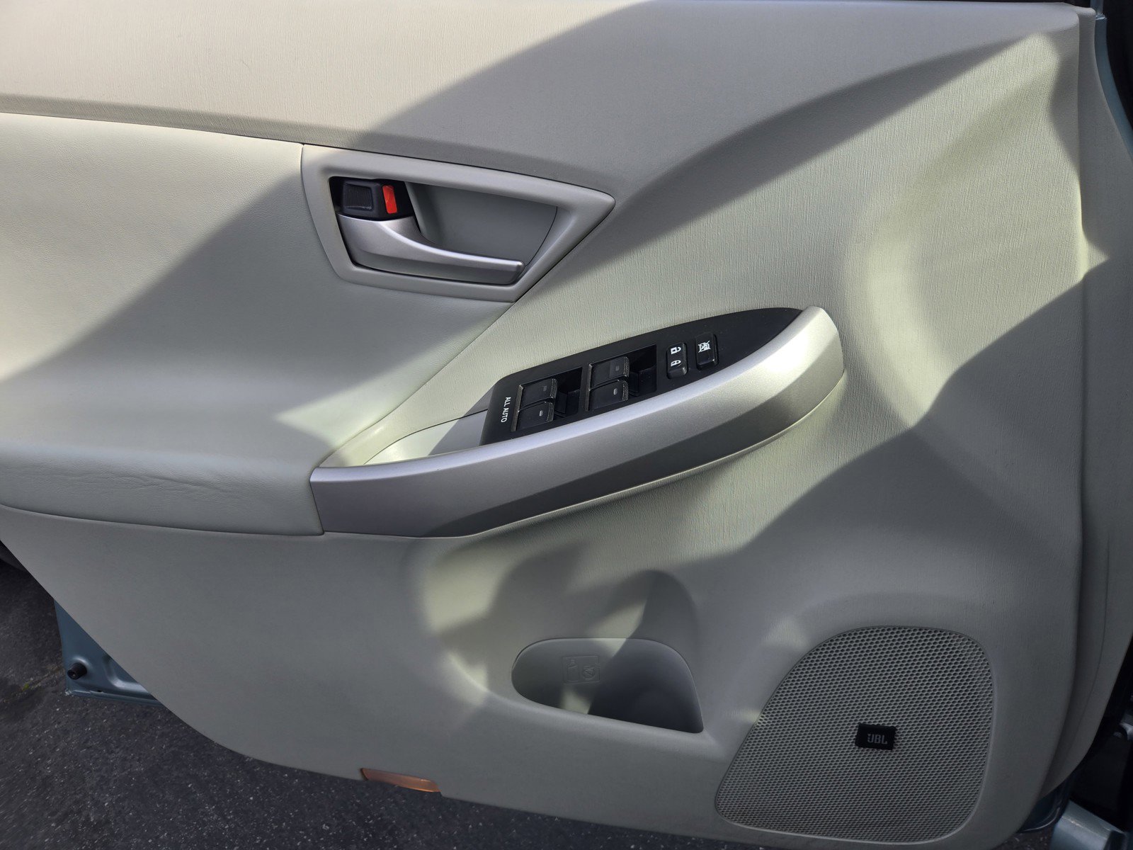 Used 2013 Toyota Prius Five image 24