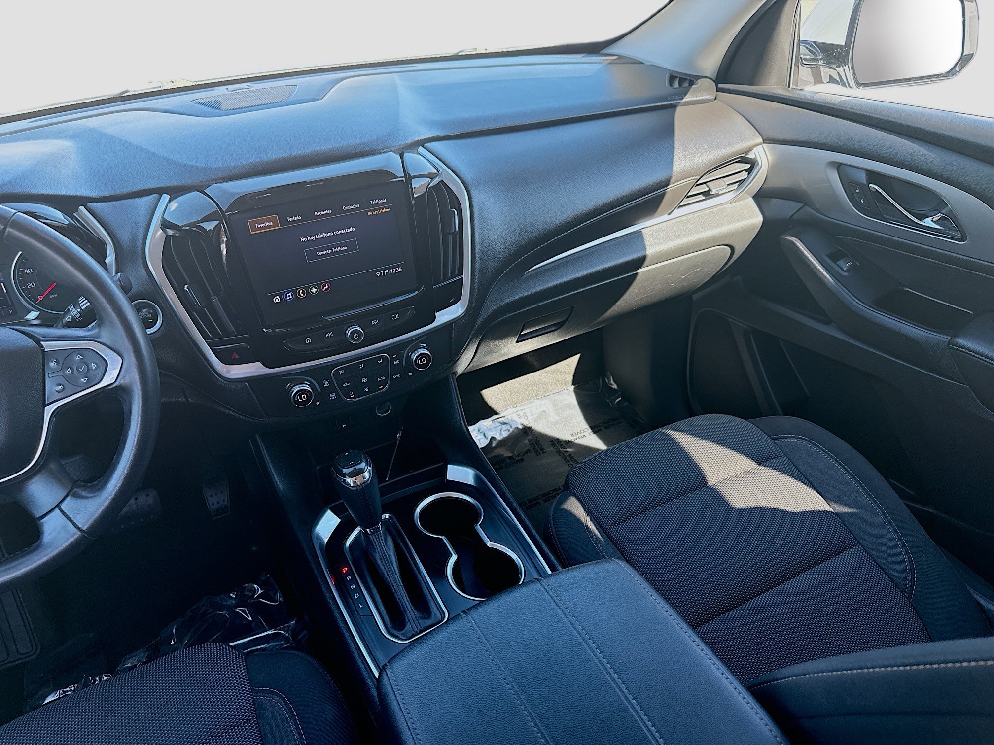 Used 2020 Chevrolet Traverse LT image 21