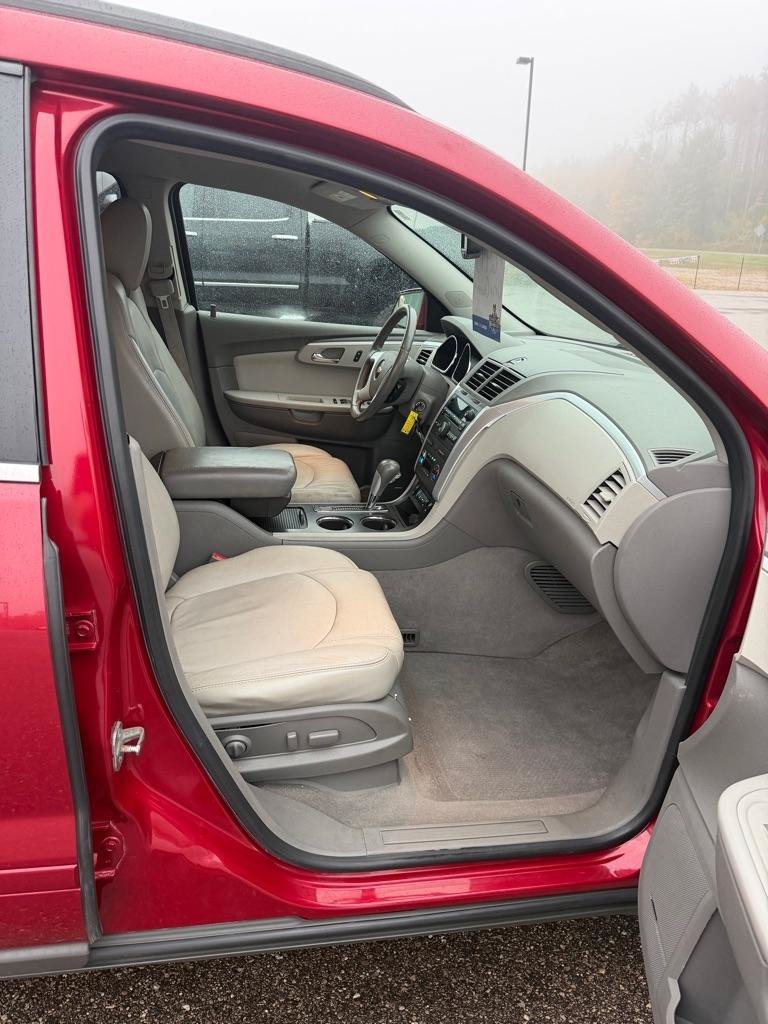 Used 2012 Chevrolet Traverse LT FWD image 17