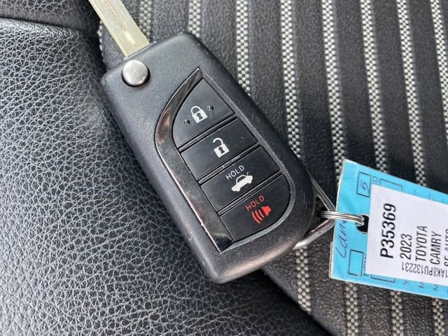 Used 2023 Toyota Camry SE image 22